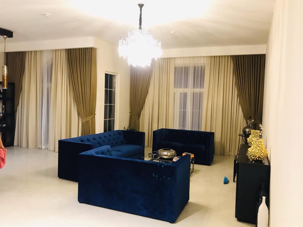 curtains, curtains dubai, curtain design dubai, curtain in dubai, curtain rail, curtain accessories dubai, curtain and blinds dubai, curtain blinds dubai